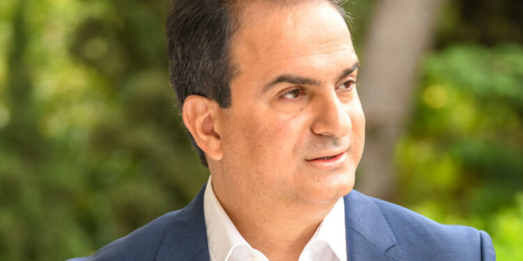 Παναγιώτης Κόνσουλας: «ΌΧΙ στην παράλογη επέκταση της Μαρίνας Βουλιαγμένης!»