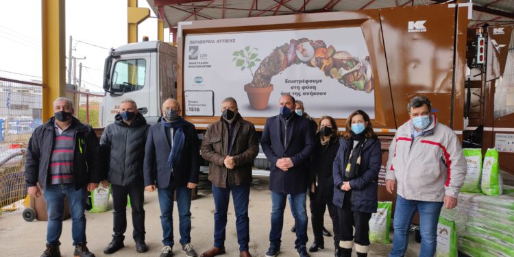 3 νέα απορριμματοφόρα και 750 κάδους πήρε ο Δήμος Ηρακλείου Αττικής από την Περιφέρεια