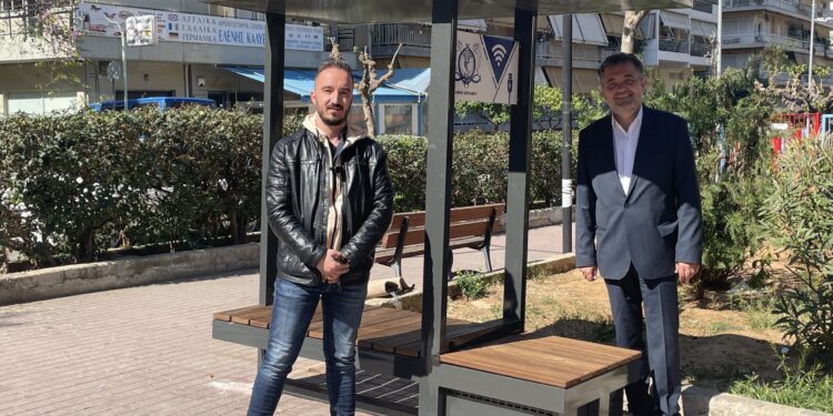Δήμος Ζωγράφου: Έξυπνο ενεργειακό παγκάκι υποστήριξης ΑμεΑ