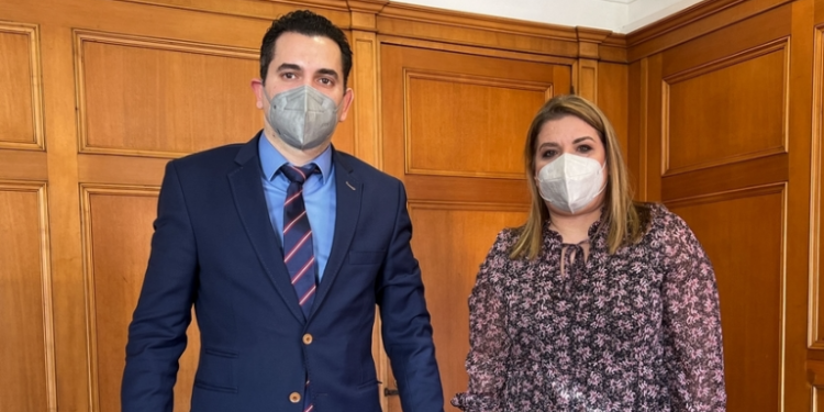 «Νταντάδες της γειτονιάς» στον δήμο Αγίων Αναργύρων-Καματερού