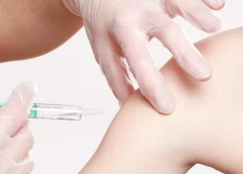 Εθνική Επιτροπή Εμβολιασμών: Ποιοι θα κάνουν εμβόλιο για την ευλογιά των πιθήκων
