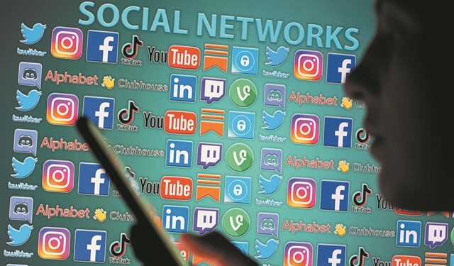 Social Media: Είναι εθισμός ή συνήθεια; 5 τρόποι να το καταλάβετε