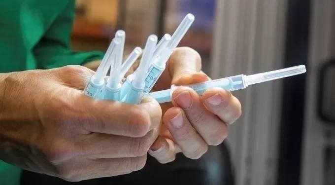 4η δόση: Σήμερα ανοίγει η πλατφόρμα για τους άνω των 30 ετών -Ισχυρή σύσταση μόνο για τους 60 και πάνω