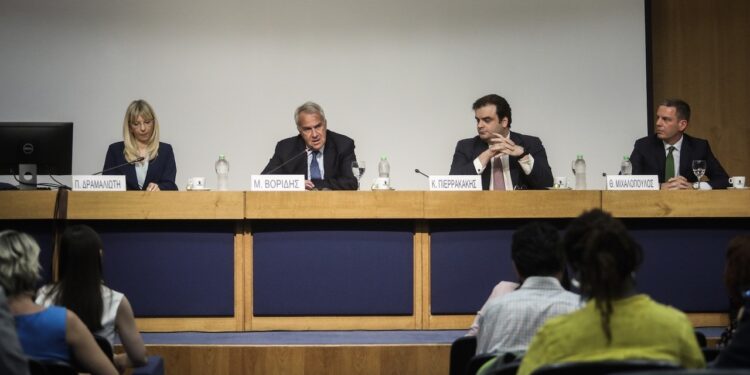 ΥΠΕΣ: Η ψηφιακή επιμόρφωση των υπαλλήλων καταλύτης για τον εκσυγχρονισμό