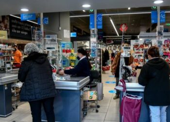 Πρεμιέρα σήμερα για την ψηφιακή κάρτα εργασίας σε τράπεζες και σούπερ μάρκετ