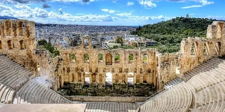 Κανενός είδους κίνδυνος από την αποκόλληση μέρους του φωτισμού στο Ηρώδειο