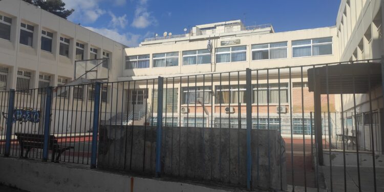 Ανοικτές οι αυλές των σχολείων για άθληση & παιχνίδι