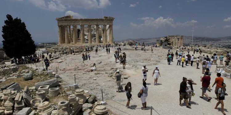 Λύση στο θέμα των συμβασιούχων που απασχολούνται σε αρχαιολογικούς χώρους, μουσεία και μνημεία δίνει το ΥΠΠΟ