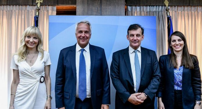 ΥΠΕΣ: Μνημόνιο Συνεργασίας με  Ε.Κ.Δ.Δ.Α και ΕΚΠΑ για την υγεία και ευημερία των δημοσίων υπαλλήλων