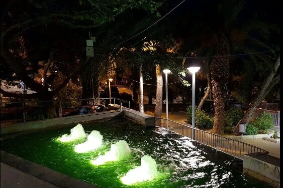 Με LED αντικαταστάθηκαν 80 παλαιά φωτιστικά στην κεντρική πλατεία Χαλανδρίου