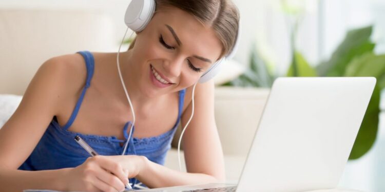 Τα 7 καλύτερα laptop για την επιστροφή στα θρανία