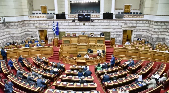 Παρακολουθήσεις: Στον ολομέλεια το αίτημα για Εξεταστική