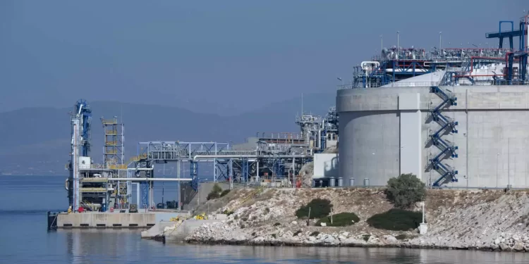 Σκρέκας για φυσικό αέριο: Μείωση κατανάλωσης κατά 40% τον Σεπτέμβριο – «Εκτοξεύτηκαν» οι εξαγωγές