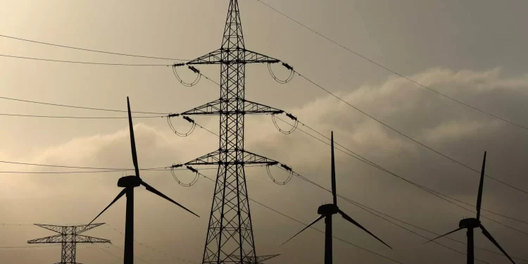 Ηλεκτρικό ρεύμα: Η τιμή της μεγαβατώρας πέφτει από αύριο