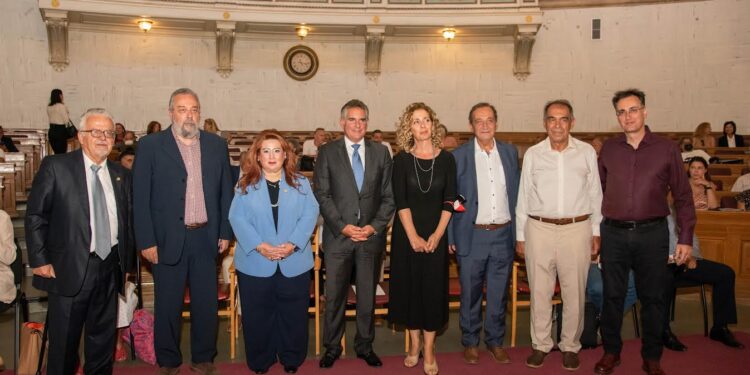 Η Κοκκινιά έγινε γραμματόσημο
