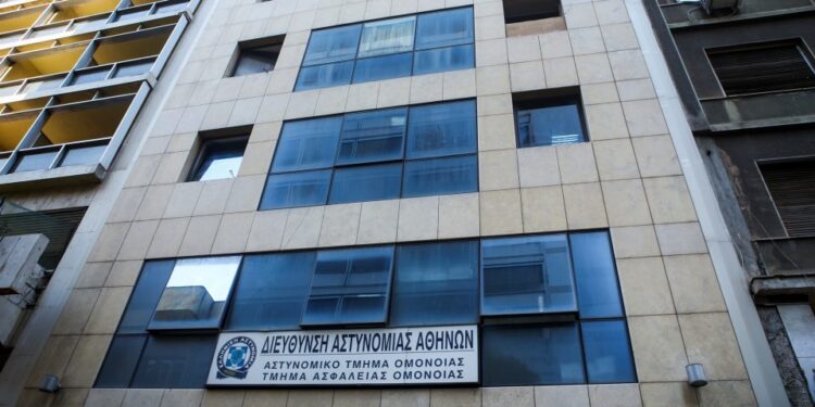 Απολογούνται οι δύο αστυνομικοί της ΔΙΑΣ που κατηγορούνται για ομαδικό βιασμό 19χρονης