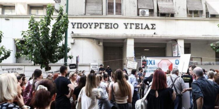 Πανελλαδική απεργία γιατρών και νοσηλευτών στα δημόσια νοσοκομεία σήμερα