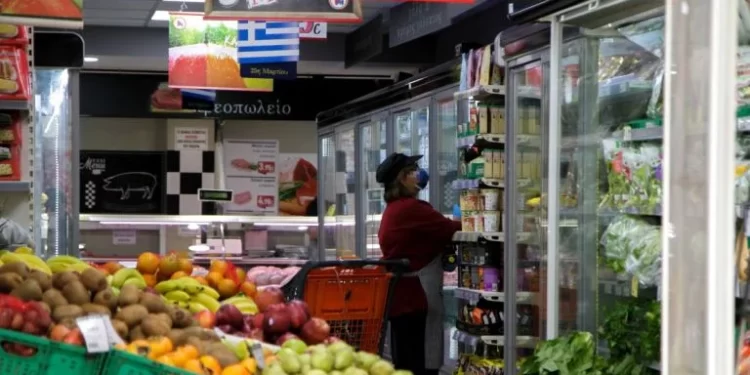 Αλλαγές της τελευταίας στιγμής στο «καλάθι του νοικοκυριού»