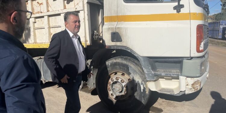Εμπρηστική επίθεση στο αμαξοστάσιο του Δήμου Ζωγράφου