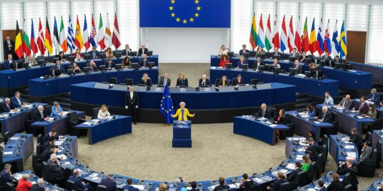 Η Κομισιόν καταθέτει πρόταση για προσωρινό πλαφόν στην τιμή του φυσικού αερίου