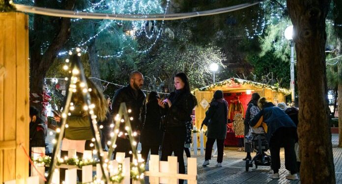 Δήμος Αθηναίων: Λαμπερά Χριστούγεννα και ατμόσφαιρα γιορτής σε όλη την Αθήνα
