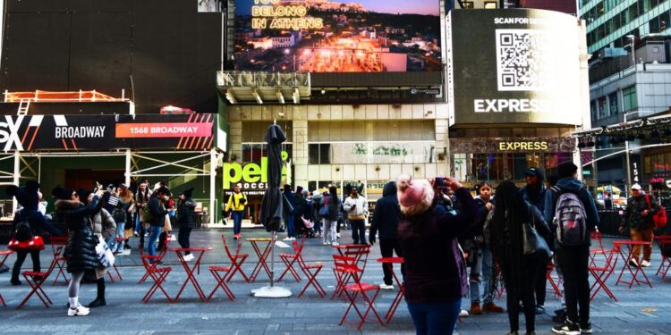 H Αθήνα «ταξίδεψε» στην Times Square του Μανχάτταν και στο Μετρό του Λονδίνου
