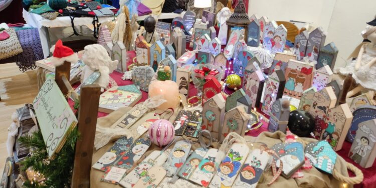 Χριστουγεννιάτικο bazaar στο Δήμο Ηρακλείου Αττικής: o 94FM στα εγκαίνια