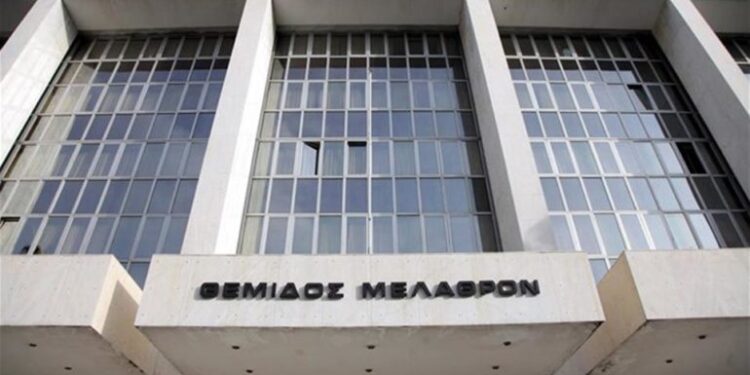 Συνταγματικό μέτωπο 16 κορυφαίων νομικών με κοινή δήλωση για τη γνωμοδότηση Ντογιάκου