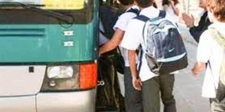 Ανοίγει ο δρόμος για μεταφορά μαθητών και από ιδιώτες μεταφορείς