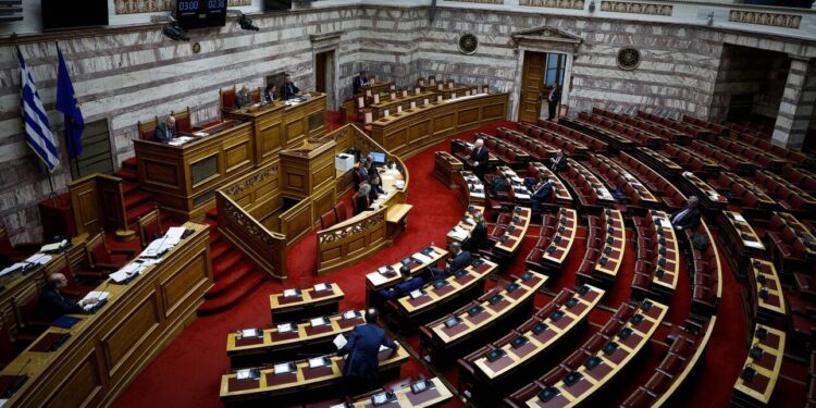 Βουλή: Ψηφίζεται σήμερα η τροπολογία για το κόμμα Κασσιδιάρη – Η στάση των κομμάτων