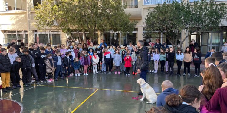 Τα μικρά παιδιά του Ηρακλείου μαθαίνουν να αγαπάνε και να σέβονται τα ζώα