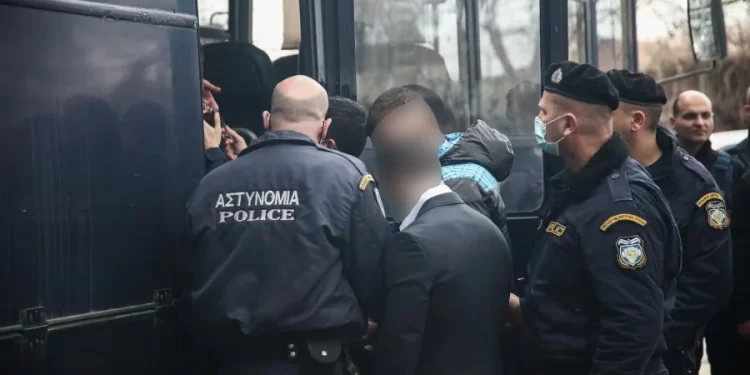 Δίκη για τη δολοφονία του Άλκη Καμπανού – Με προβολές βίντεο από τη φονική επίθεση συνεχίζεται η αποδεικτική διαδικασία