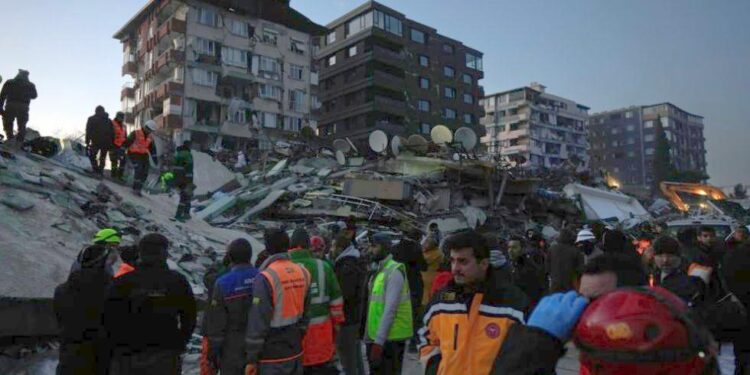 Τουρκία-Συρία: Πάνω από 16.000 οι νεκροί – Απερίγραπτες σκηνές
