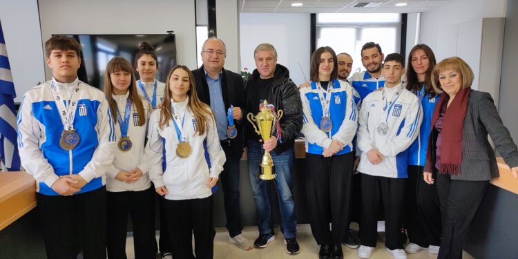 Ο Νίκος Μπάμπαλος συνεχάρη τους αθλητές του Συλλόγου Κουνγκ Φου Ηρακλείου Αττικής