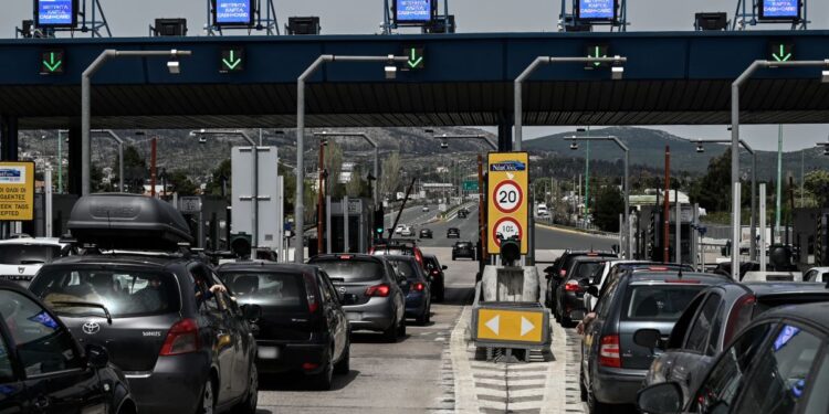 Αυξημένα μέτρα στις εθνικές οδούς για τους εκδρομείς του τριημέρου