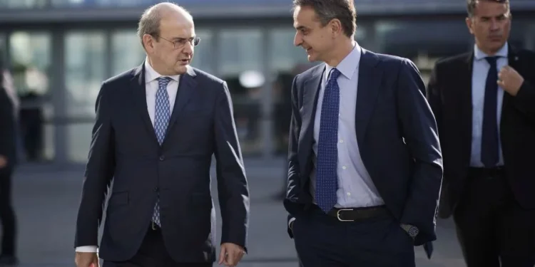 Αύριο οι ανακοινώσεις Χατζηδάκη για τον κατώτατο μισθό