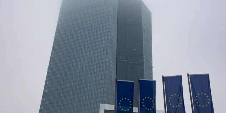 ΕΚΤ: Αύξηση των επιτοκίων κατά μισή μονάδα