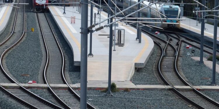 Χωρίς τρένα και προστιακό έως και την Παρασκευή – Συνάντηση σιδηροδρομικών με Γ. Γεραπετρίτη