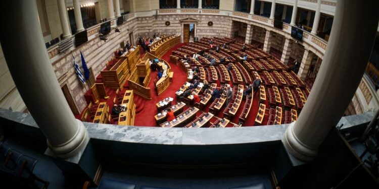 Στην Επιτροπή Θεσμών και Διαφάνειας της Βουλής στις 10.00, η τραγωδία στα Τέμπη