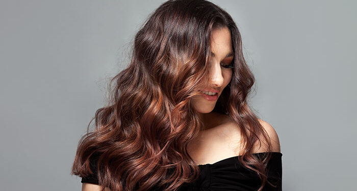 Wavy hairstyles: Σοφιστικέ, ανεπιτήδευτα, κομψά ή cool αυτά είναι τα ωραιότερα looks