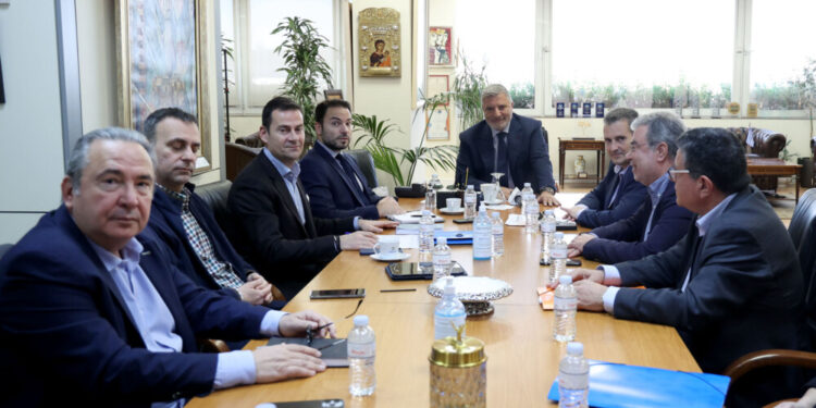Συνάντηση Πατούλη με Ευθυμίου & Κάρναβο για τον Φαληρικό Όρμο