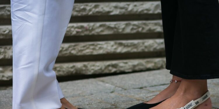 Μπαλαρίνες: Είναι το μεγαλύτερο shoe trend τώρα στο street style