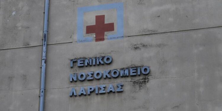 Τέμπη: Σε εξέλιξη η ταυτοποίηση με DNA – 57 νεκροί, 48 νοσηλεύονται, 7 σε ΜΕΘ