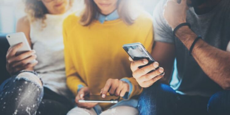 Smartphone: Πώς θα προστατεύσετε τα προσωπικά σας δεδομένα