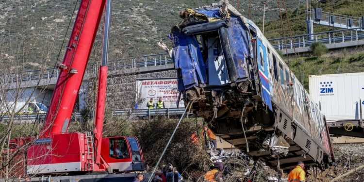 Τέμπη: Κατεπείγουσα έρευνα για την αναρρωτική άδεια του προϊστάμενου του σταθμάρχη