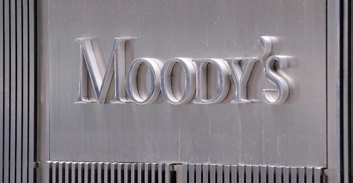 Moody’s: Αναβάθμισε τις προοπτικές του αξιόχρεου Ba3 της Ελλάδας σε θετικές από σταθερές