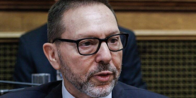 Στουρνάρας: Αύξηση 2,2% του ΑΕΠ, πληθωρισμός 4,4% – Προειδοποιήσεις για παρατεταμένη εκλογική περίοδο