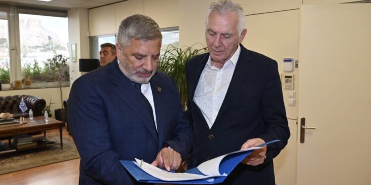 Αναβαθμίζονται έξι κοινόχρηστοι χώροι στο Περιστέρι