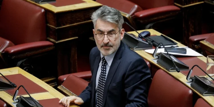 Ο Μπάμπης Παπαδημητρίου βουλευτής Νοτίου Τομέα Αθηνών Ν.Δ στον Επικοινωνία 94fm