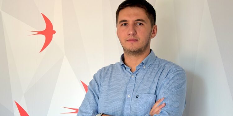 Ο Θοδωρής Ρουσόπουλος βουλευτής Ν.Δ στον Επικοινωνία 94fm